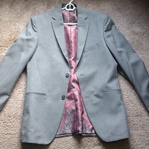 Slim fit, 2 button blazer